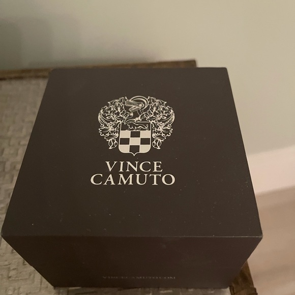 Vince Camuto Womens Watch - Picture 4 of 4